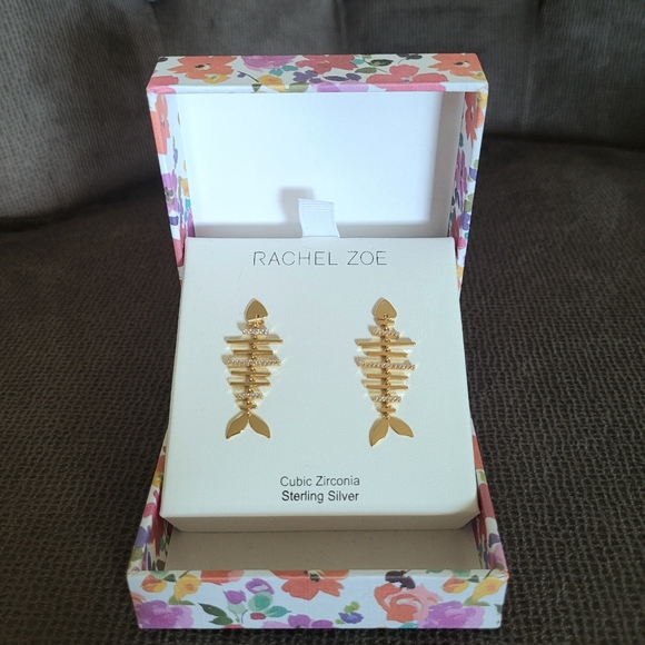 Rachel Zoe Gold💛 Fish🐠 Bone🦴 Earrings - NIB - Picture 13 of 15